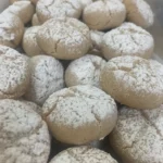 Polborosas (Venezuelan crumble cookies)